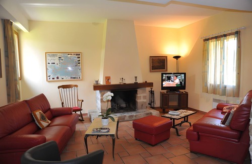 Poligny House | Holiday Home Haras de la Fontaine Vermeille