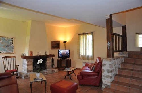 Poligny House | Holiday Home Haras de la Fontaine Vermeille