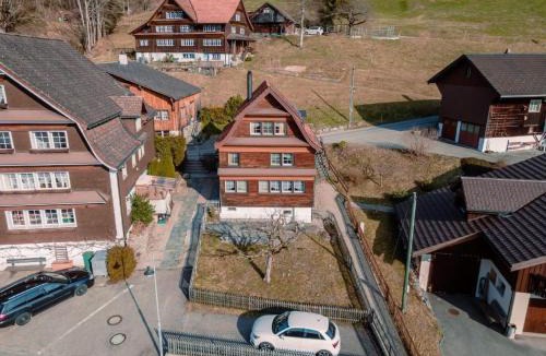 Atzmaennig House | Holiday Home Haus Apfelbaum by Interhome
