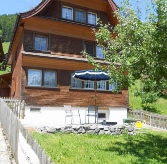 Atzmaennig House | Holiday Home Haus Apfelbaum by Interhome
