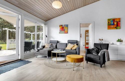 Rodby House | Holiday Home Helin - 800m from the sea by Interhome
