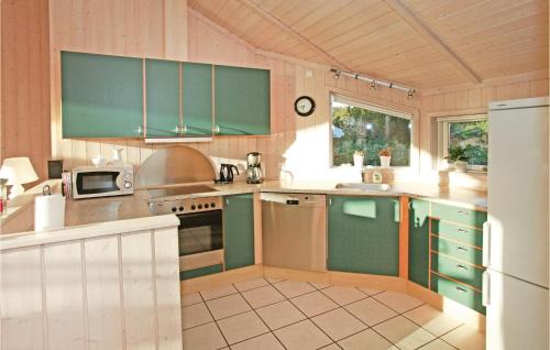 Venemose House | Holiday Home Heliosvej