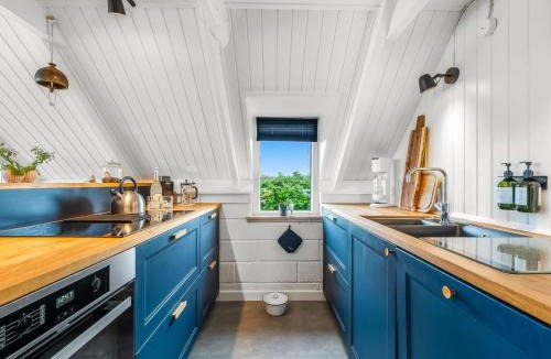 Nørre Lyngvig House | Holiday Home Hen - 400m from the sea by Interhome