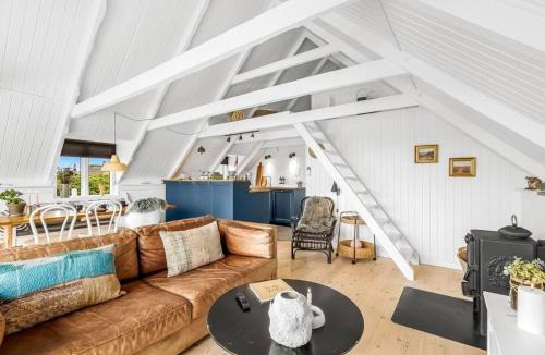 Nørre Lyngvig House | Holiday Home Hen - 400m from the sea by Interhome