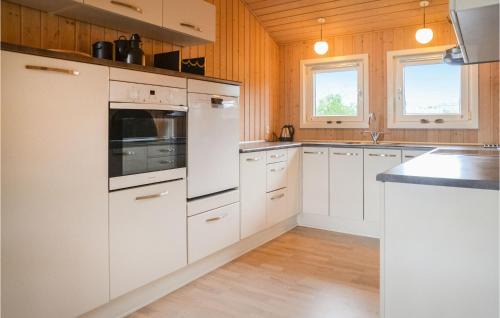 Henne Strand House | Holiday Home Henne With A Fireplace 08