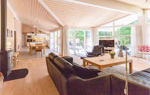 Hojby House | Holiday Home Hjortestien Højby X