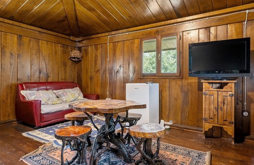 Querol House | Holiday Home "Horrio" with Mountain View, Shared Pool & Wi-Fi