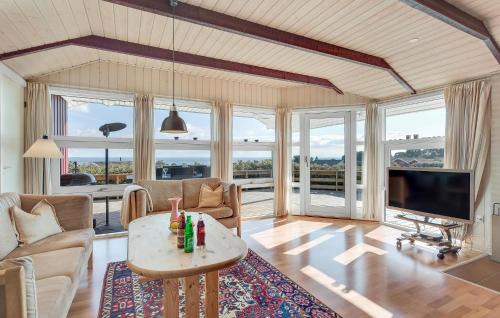 Grønninghoved Strand House | Holiday Home Hvedemarken Sjølund Vi