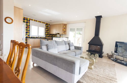Palau-Saverdera House | Holiday Home in Empuriabrava with Private Pool