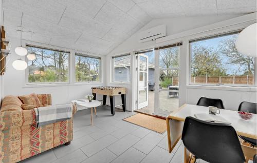 Hemmet House | Holiday Home Ildervej Yellow