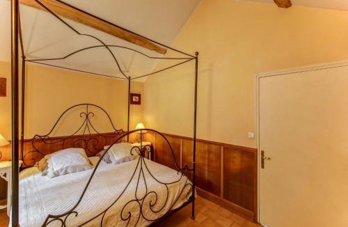 Raizeux House | Holiday home in a park in Raizeux with terrace