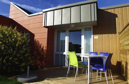 Bleriot-Plage House | Holiday Home in Blיriot Plage with Pool