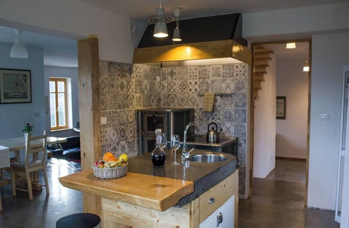 Presika House | Holiday Home in Bunjevci with Sauna & Garden