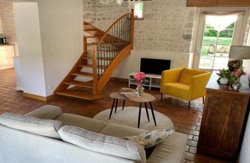 Chilleurs-aux-Bois House | Holiday Home in Chilleurs near Château