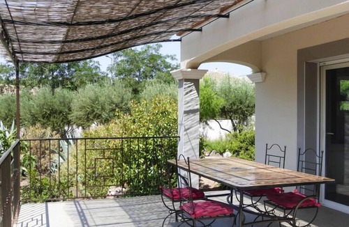 Gabian House | Holiday Home in Gabian near Vineyards