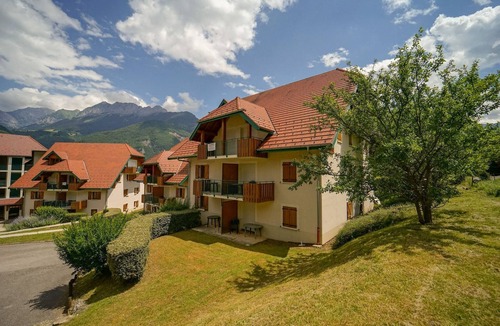 Giez Apartment | Holiday home in Haute-Savoie near Lake Annecy