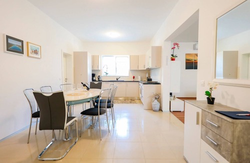 Ist House | Holiday Home in Ist with Terrace, Air condition, WIFI, Washing machine (5103-1)