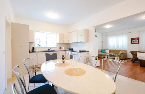 Ist House | Holiday Home in Ist with Terrace, Air condition, WIFI, Washing machine (5103-1)