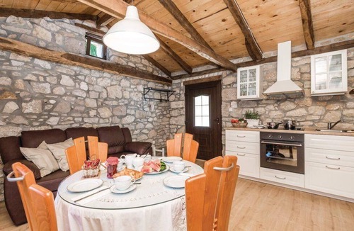 Lovran House | Holiday home in Lovranska Draga with large fireplace