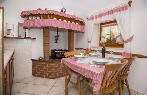 Bartici House | Holiday Home in Labin with Terrace, Air condition, WIFI, Washing machine (4866-1)
