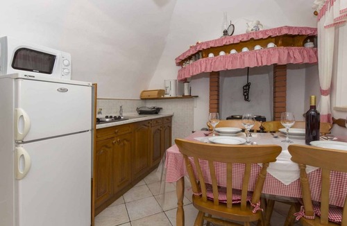 Bartici House | Holiday Home in Labin with Terrace, Air condition, WIFI, Washing machine (4866-1)