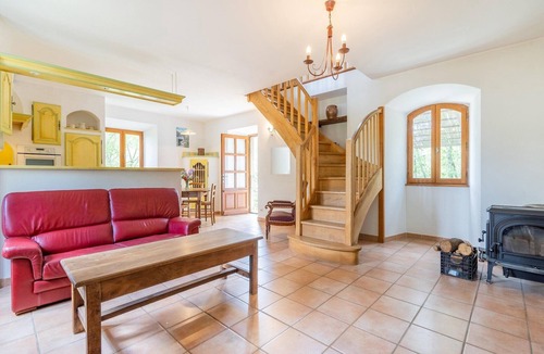 Les Assions House | Holiday Home in Les Assions near Bois de Païolive