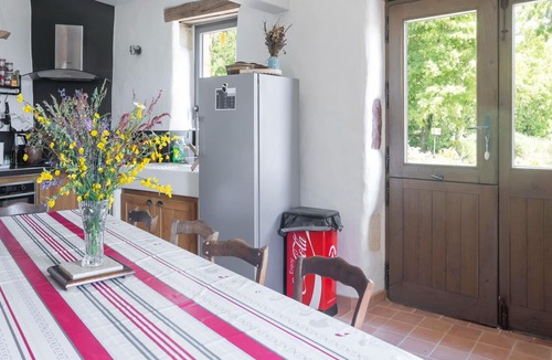Mazeyrolles House | Holiday Home in Mazeyrolles with Garden