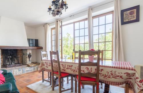 Montclus House | Holiday Home in Montclus near river