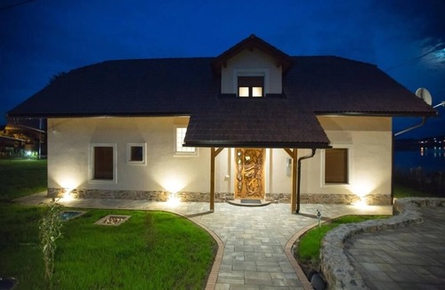 Ogulin House | Holiday Home in Ogulin with Terrace, Air condition, WIFI, Washing machine (4317-1)
