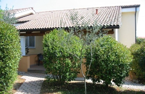 Vrvari House | Holiday Home in Poreč with Terrace, Air condition, WIFI, Dishwasher (4400-7)