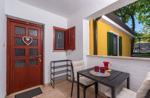 Kukci House | Holiday Home in Poreč with Terrace, Air condition, WIFI, Washing machine (4928-11)