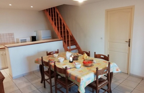 Monchaux Apartment | Holiday Home in Quend-Plage near Sandy Beach