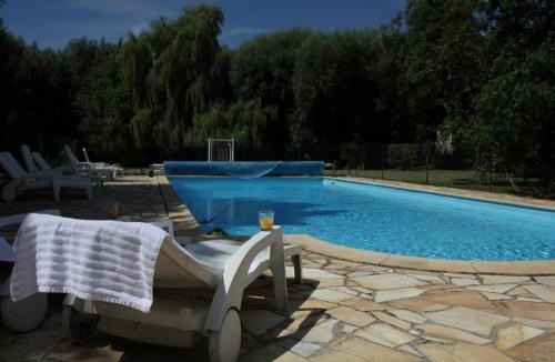 Monchaux House | Holiday Home in Quend-Plage near Lake