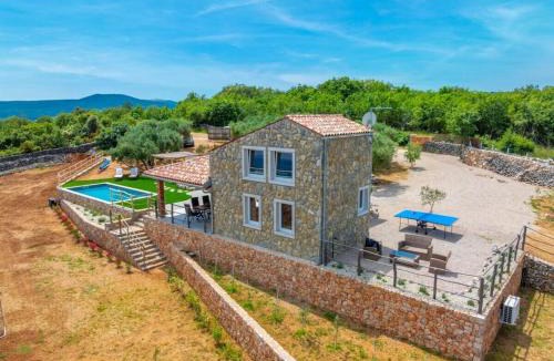 Risika House | Holiday home in Risika with swimming pool