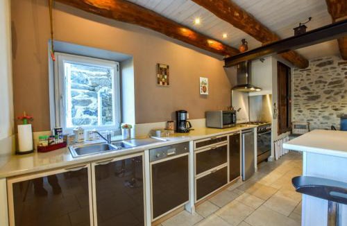 Saint-Beauzire House | Holiday Home in Saint-Beauzire with Garden and Private Terrace