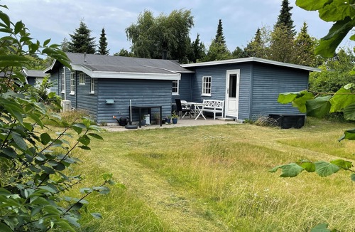 Faarevejle Cottage | Holiday home in second row from the water