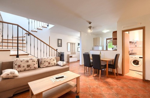 Segotici House | Holiday Home in Šegotići with Private Pool