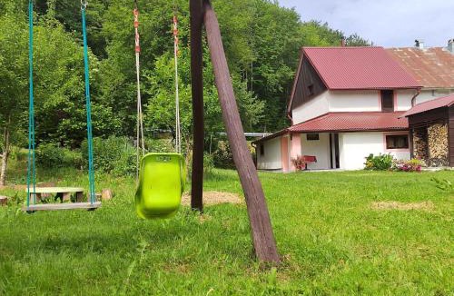 Trnovac House | Holiday home in Trnovac 17132
