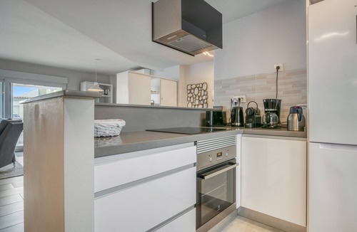 Les Deveses House | Holiday Home 'Isabel' with Mountain View, Wi-Fi and Air Conditioning