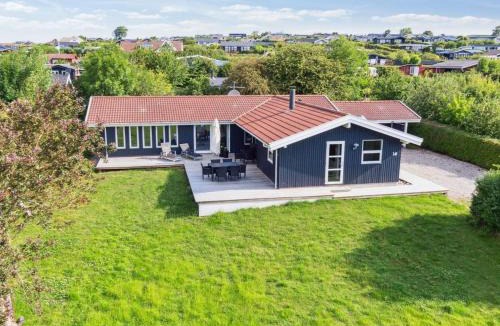 Frolunde House | Holiday Home Isto - 250m from the sea by Interhome