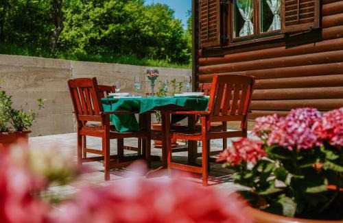 Perusic House | Holiday Home Iv-an by Interhome