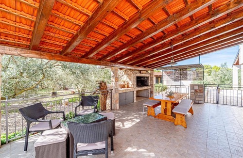 Potirna Villa | Holiday Home Ivan with heated pool by Villas Guide