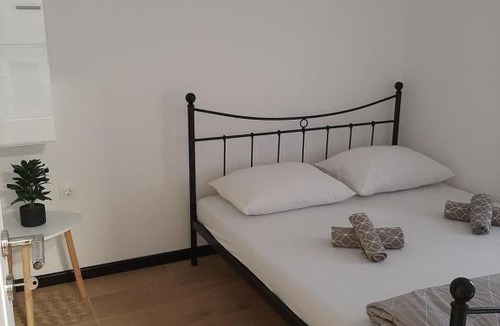 Drage House | Holiday home Ivana-Vrana lake