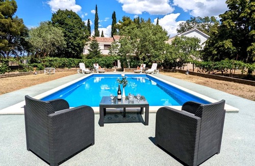 Benkovac House | Holiday Home Jaga - Two bedroom Apartment with with swimming pool