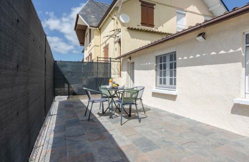 Les Cites House | Holiday Home Jade by Interhome