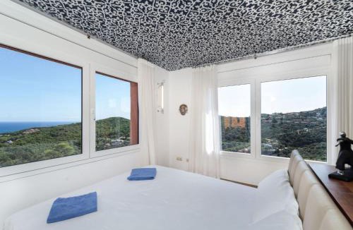 Sa Riera House | Holiday Home Jandalo Berria by Interhome
