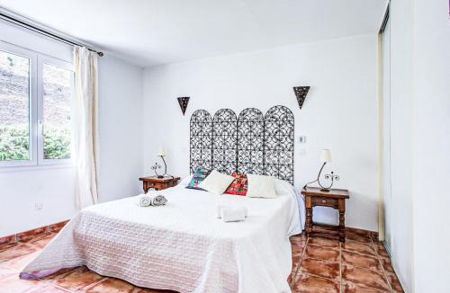 Llauro House | Holiday Home Jardins de Camille by Interhome