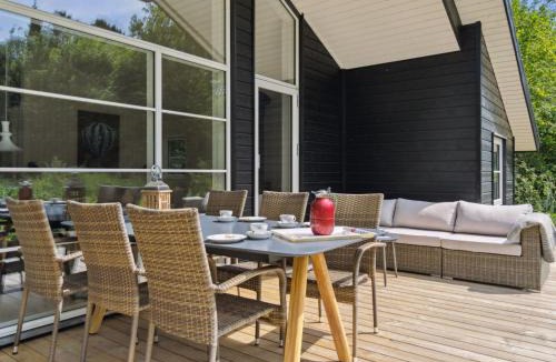Hoensinge House | Holiday Home Jonnhild - 450m from the sea by Interhome