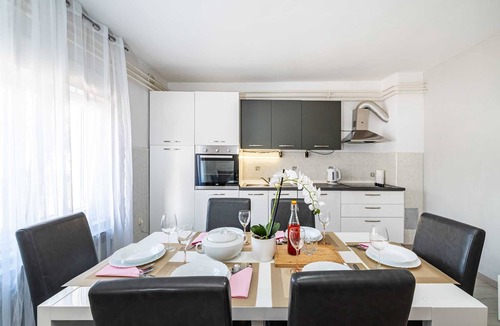 Suhovare Villa | Holiday home Joy with pool