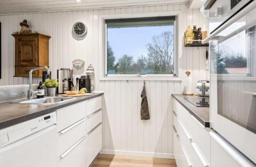 Hou House | Holiday Home Juste - 1-7km from the sea by Interhome